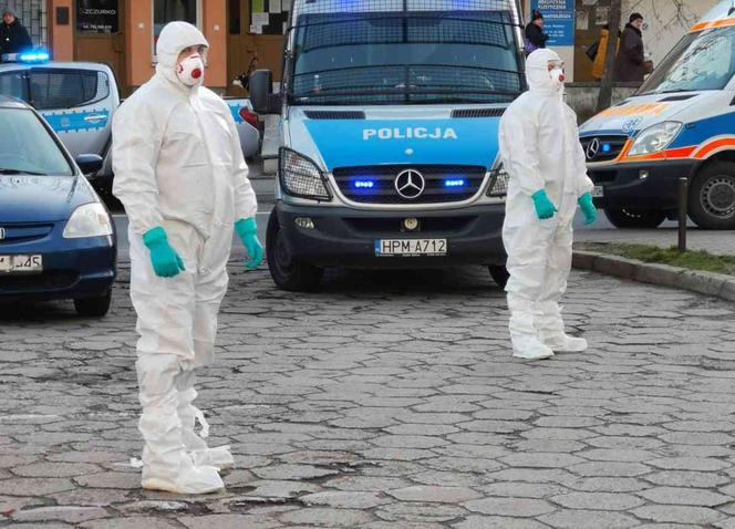 Mężczyzna sam wyszedł ze szpitala. Był w grupie RYZYKA! Policjanci ruszyli w pościg