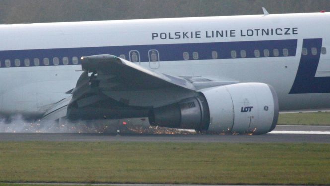 Kapitan Wrona dokonał heroicznego lądowania bez podwozia