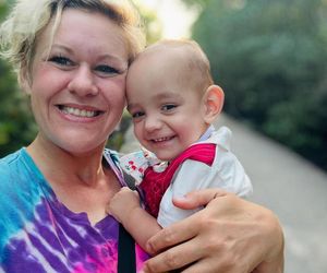 Mama pięcioraczków w ogniu krytyki. Pochwaliła się, że poszła na randkę. Ależ komentarze!