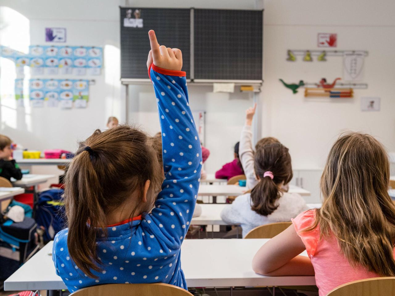 Lekcje ze szczepień 2021 w polskich szkołach potwierdzone! Od kiedy i jak będą wyglądać?