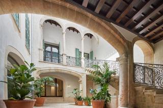 Renowacja kamienic z XII w. 