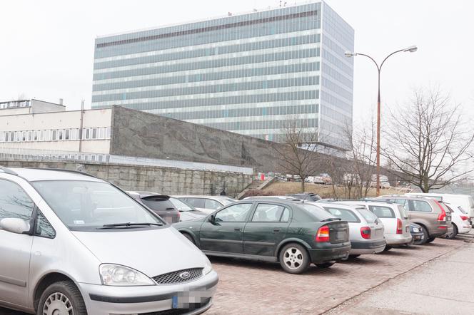 Zdzierstwo na szpitalnych parkingach