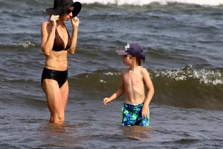 Marta Kaczyńska na plaży w Sopocie