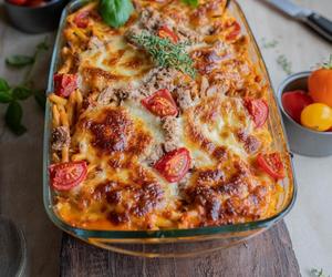 Zapiekanka z papryką. Smaczny sposób na resztki z lodówki