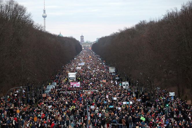 Chaos w Niemczech. 700 tysięcy osób wyszło na ulice! 