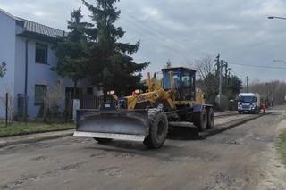 Drogowcy mają wiele pracy po zimie. Sprawdź, na których osiedlach się pojawią