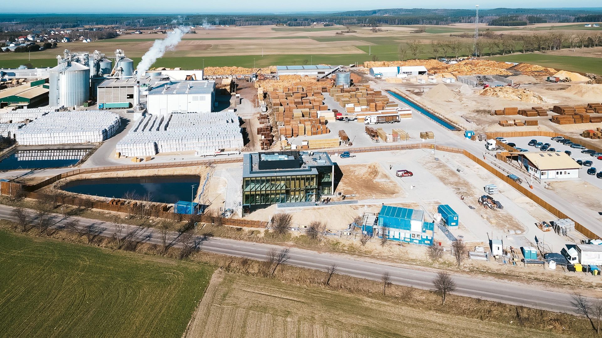 Drewniany biurowiec w Wielu