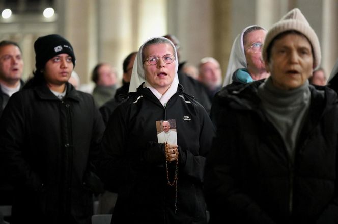 Najnowszy komunikat Watykanu o stanie zdrowia papieża. „Rokowania pozostają ostrożne”