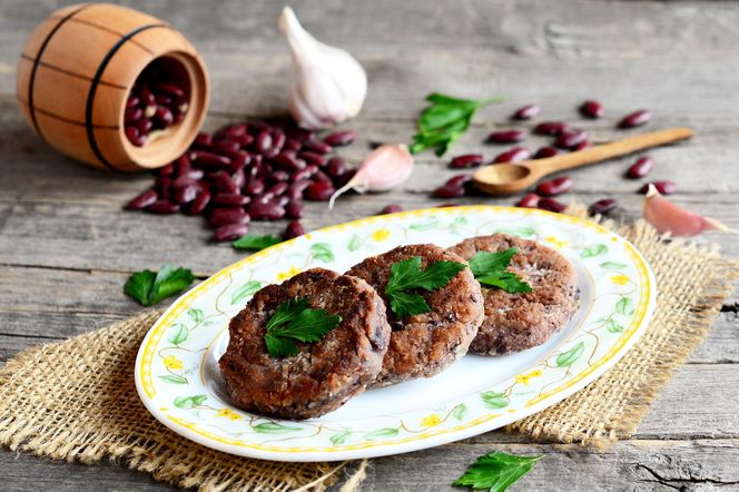 Bezkonkurencyjne kotlety z czerwonej fasoli z puszki
