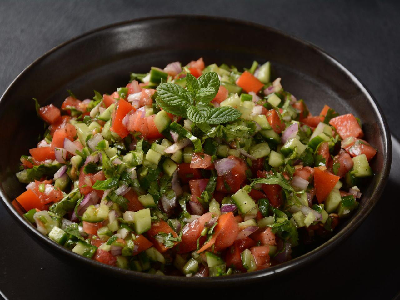 Perska sałatka shirazi - pyszna dawka witamin rodem z Iranu