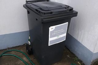 Na terenie dawnego Zachemu pozbywali się śmieci, paląc je w wielkich beczkach 