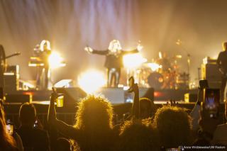 Brytyjska gwiazda muzyki pop rozgrzała serca fanów. Jej piosenki znają miliardy osób!