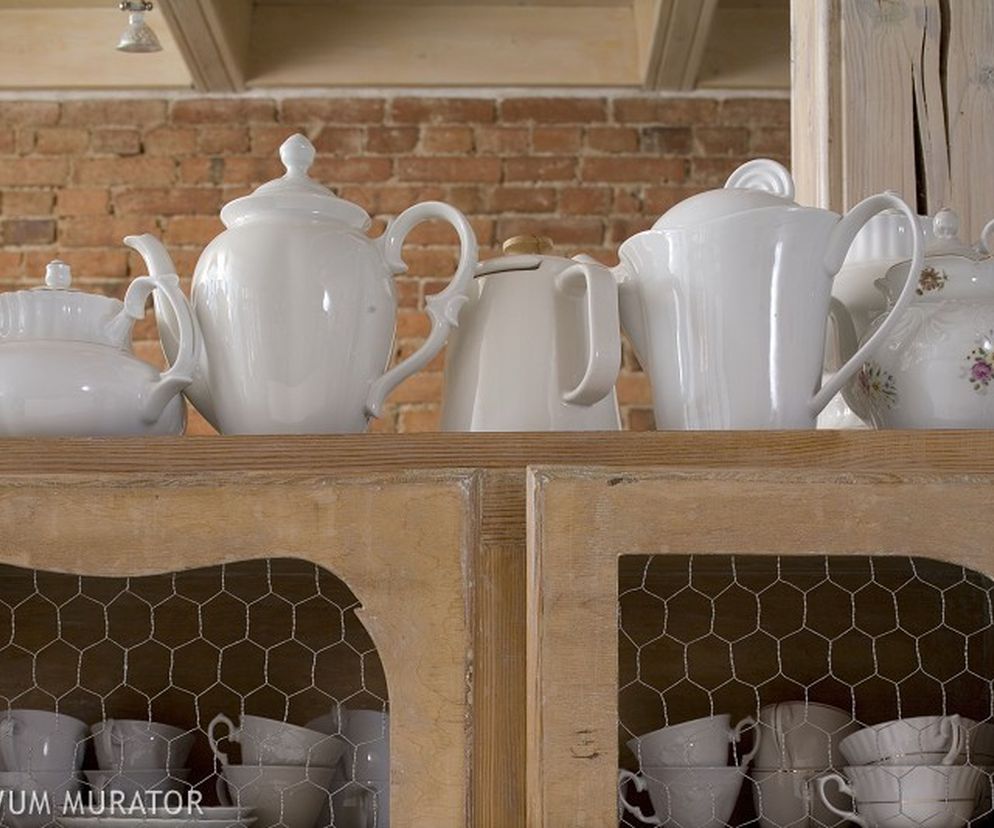 Styl dworkowy. Kuchenna porcelana