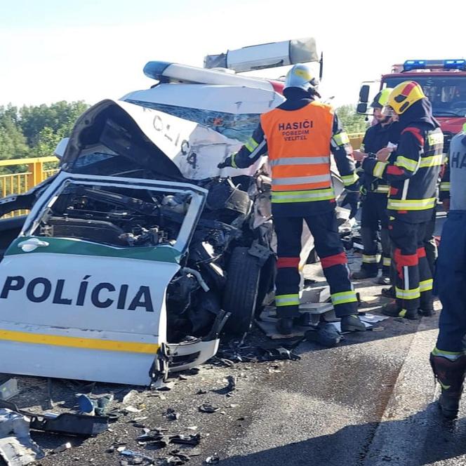 Tragedia na Słowacji. Polska ciężarówka wjechała w służby