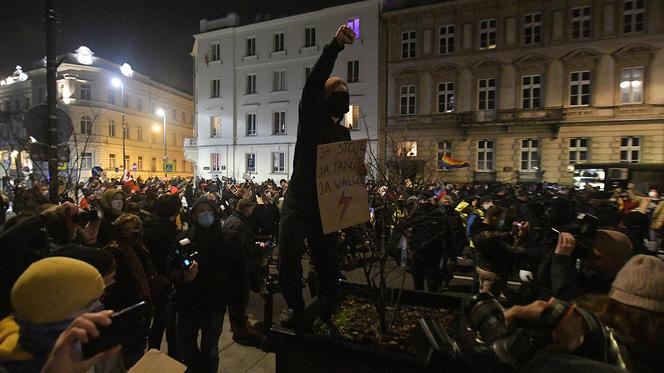 Blokada Sejmu przez Ogólnopolski Strajk Kobiet