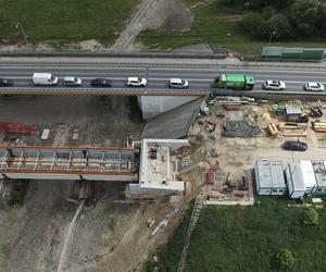 Budowa mostu na Wiśle w Sandomierzu. Zdjęcia budowy z lotu ptaka