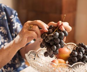 Chcesz żyć dłużej? Te owoce mogą być kluczem do długowieczności dla kobiet