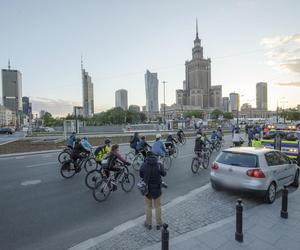 Rowerzyści zablokują Warszawę. Masa Krytyczna przejedzie przez miasto. Znamy trasę