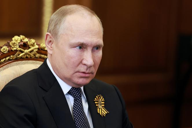 Putin wymiotuje, bełkocze i płacze podczas spotkania z szefem Rostecu
