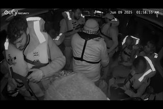 Siły izraelskie przejęły statek z Gretą Thunberg i celebrytami. Wieźli pomoc humanitarną