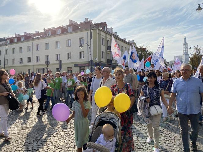 13. Marsz dla Życia i Rodziny zgromadził tłumy na ulicach Białegostoku [ZDJĘCIA]