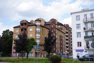 Blok z Na Wspólnej przy ul. Szlenkierów 1 na Woli