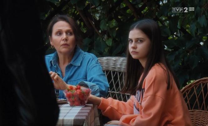 M jak miłość odc. 1612. Marysia (Małgorzata Pieńkowska), Basia (Karina Woźniak)