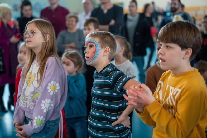 Na imprezie Babcie i Dziadkowie z Łukowa i okolic bawili się wspólnie ze swoimi dziećmi i wnuczętami