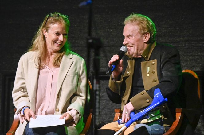 Kowboj o kulach. Tak Olbrychski wraca do zdrowia po operacji