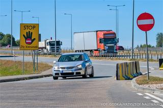 GDDKiA montuje kolejne tablice STOP Zły kierunek również pod Ostródą