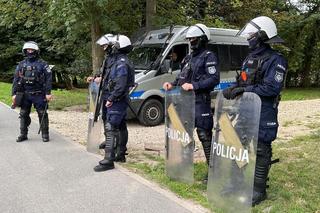 Policja zabezpiecza mecz GKS Katowice - Radomiak Radom