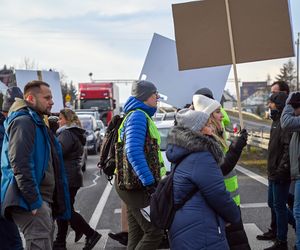 Protest na zakopiance w Gaju