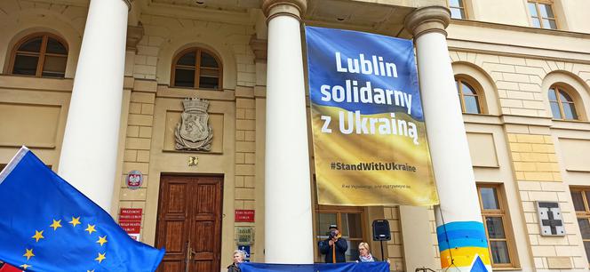 Wspólne śpiewanie "Ody do wolności" dla Ukrainy