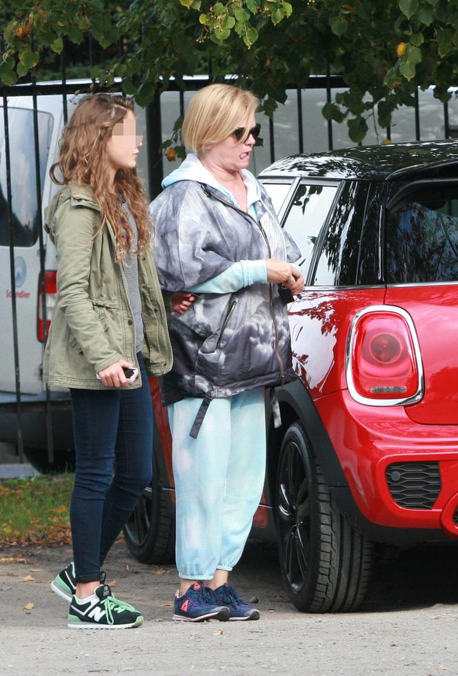 1PUBBL_KATARZYNA FIGURA Z CÓRKAMI