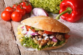 Kebab - kalorie, wartości odżywcze. Jak zrobić kebab?