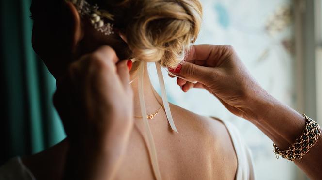 5. "Mariw" Salon Fryzjerski Iwona Dąbrowska - ul. św. Rocha 10 lok. 6