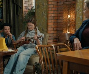 Barwy szczęścia, odcinek 3193. Żabcia (Hanna Klepacka), Broda (Andrzej Popiel), Pola (Gabriela Szewczyk)