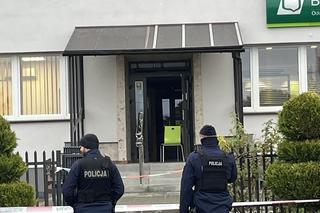 Lubelskie. Kobieta z nożem w ręku napadła na bank. Trwa policyjna obława