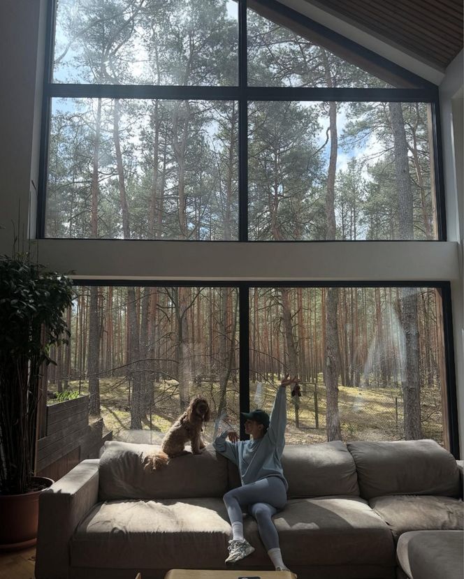 Julia Wieniawa zamieszkała w lesie