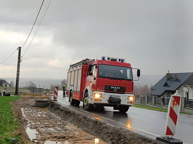 Szczepanowice. Strażacy interweniowali po uderzeniu pioruna