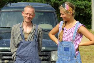 Polacy pokochali go za rolę Sławomira Rudego w filmie U Pana Boga za piecem. Tak przez lata zmienił się Artur Krajewski. Metamorfoza robi wrażenie!