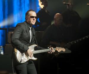 Joe Bonamassa powrócił z „Blues Deluxe Vol. 2”!