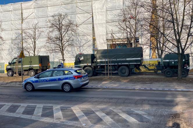 Niewybuchy na Młocinach. Saperzy sprawdzają teren budowy na Bielanach