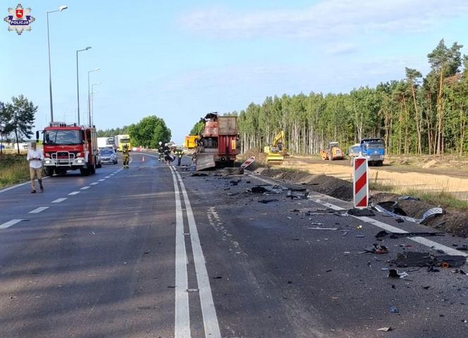 Śmiertelny wypadek na drodze krajowej w Annówce. Czołowe zderzenie dwóch tirów [ZDJĘCIA]