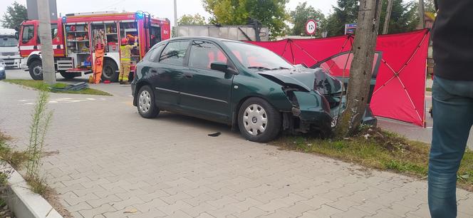 Dramatyczny wypadek w Siedlcach. Zasłabł za kierownicą i huknął hondą w słup. Nie żyje