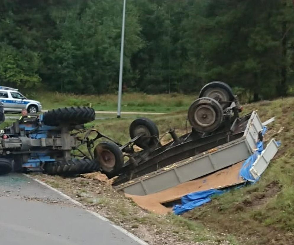 Tragedia w Iłży. Pasażer wyleciał z pojazdu. Zginął zmiażdżony przez ciągnik