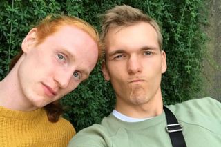 Popularny influencer wziął ślub z ukochanym! Zagraniczna ceremonia wyglądała zjawiskowo [ZDJĘCIA]