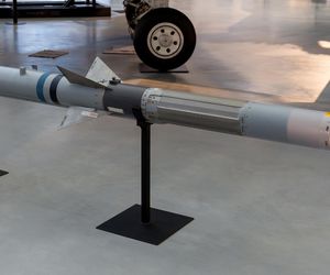 AIM 120 AMRAAM
