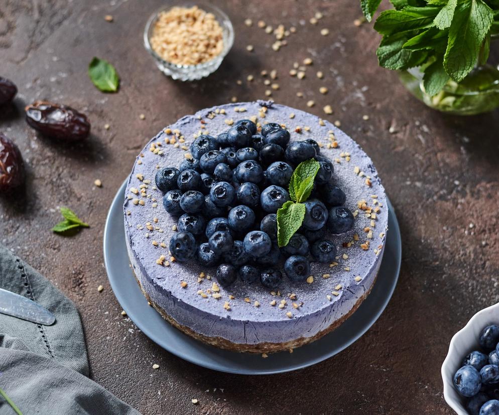 Ciasto czekoladowe z musem jagodowym. Małe co nieco na letni deser