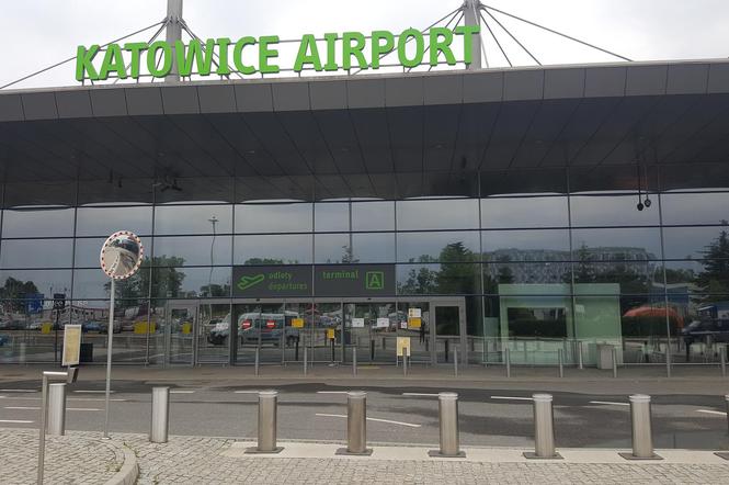 Katowice: 14-latek chciał lecieć z rodzicami na wakacje do Turcji. Kapitan samolotu nie wpuścił chłopca na pokład